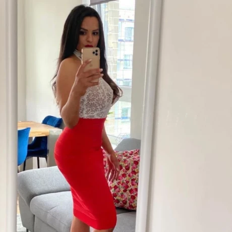 Beatriz Fernandez Feuer Latina — 7 / 17