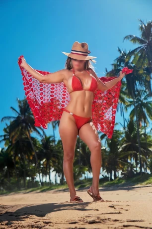 Alice Victoria — 1 / 25