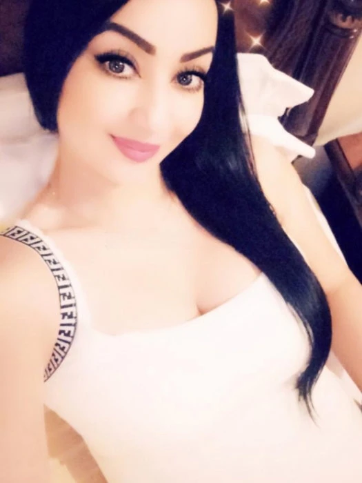 Sara — 2 / 3