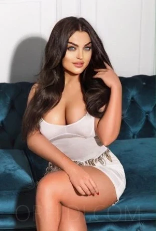 Vip escort Julia — 6 / 9