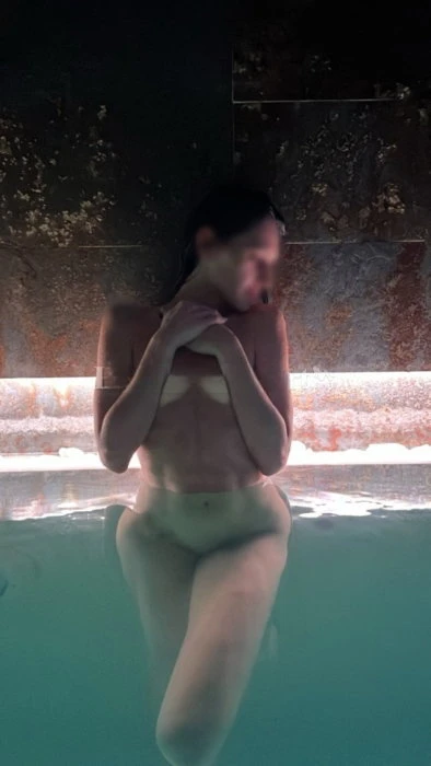 Veronika — 2 / 9