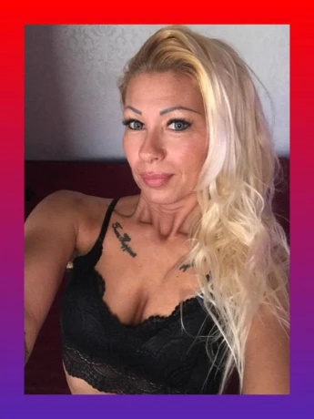 Angelina001 — 6 / 11