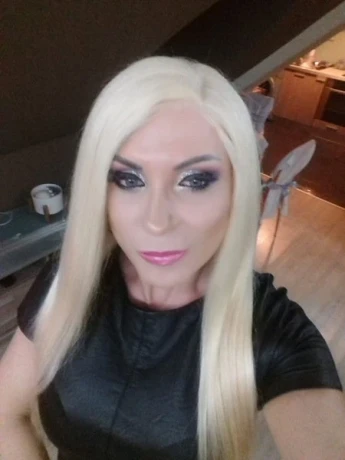 Neu Trans Queen Beyonce — 5 / 15