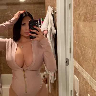 Sandra, Escort, Muscat