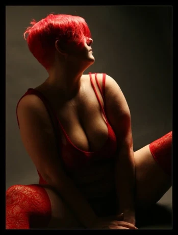 Ella Bizarrswitcher — 9 / 10