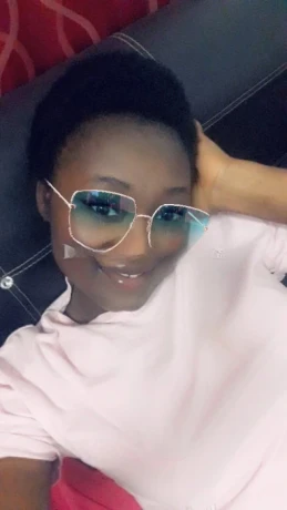 Pretty Tina — 4 / 5