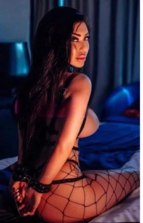 Jasmine Dominatrix — 9 / 10