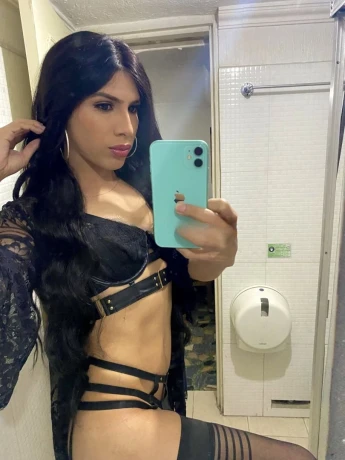 Holly Horny — 9 / 12