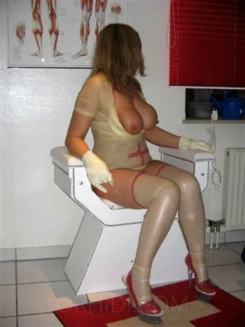 Lady Bizarr - Studio+Gyn.-Stuhl vorh. — 2 / 11