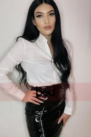 Mistress Kally — 2 / 4