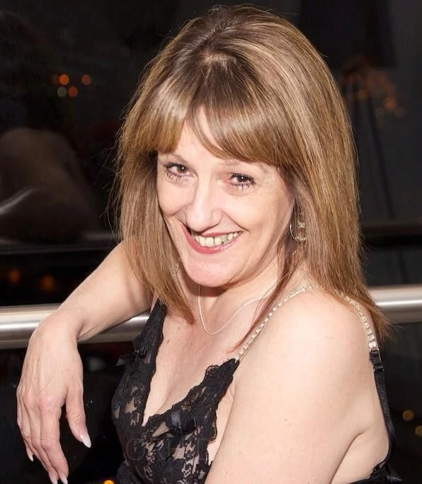 6969pandora, Escort, Luton
