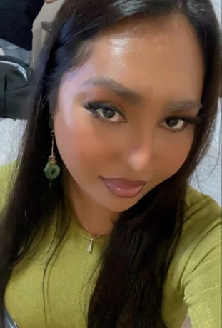 Ladyboy Nam Ponce — 4 / 14