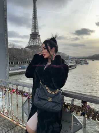 Caroline Martins — 5 / 12