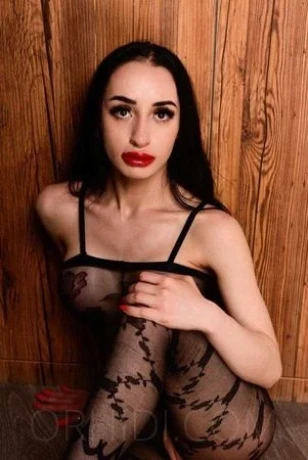 Lady Anna im Casa Bella 4 — 7 / 14