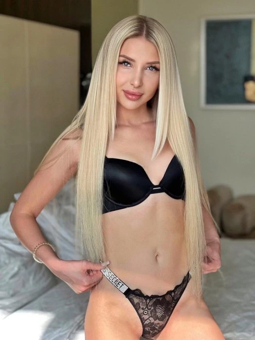 Bella — 6 / 8
