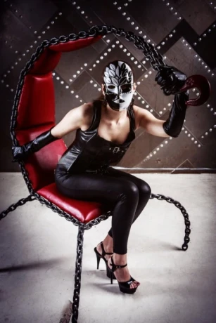 Mistress Reia — 7 / 9