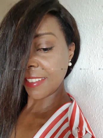 Vivien kaffeebraune Schönheit — 2 / 3