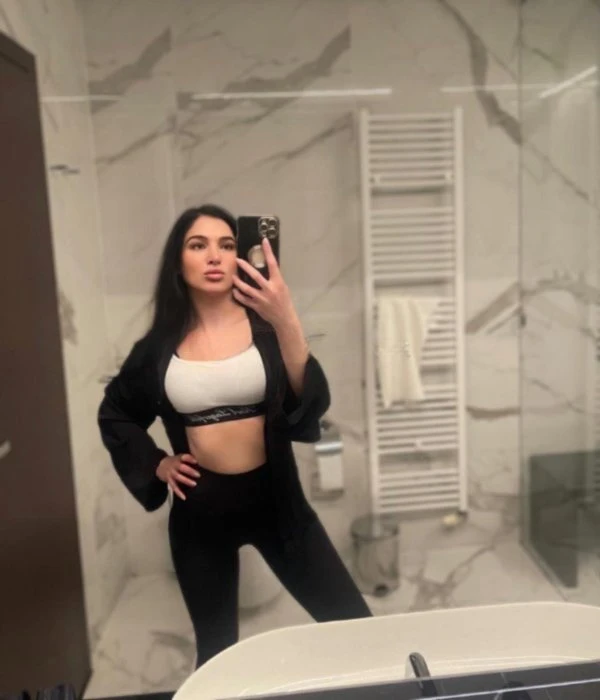 Anna Rose — 4 / 5