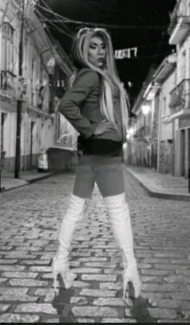 Nicole Eros — 4 / 6