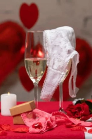 Suchst du Zärtlichkeit und romantische Erotik? — 3 / 6