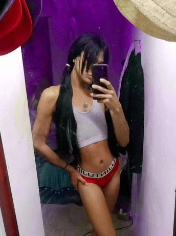 Alexa Lotge — 1 / 12