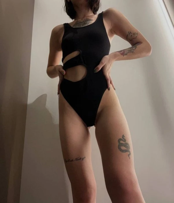 Elina — 2 / 6