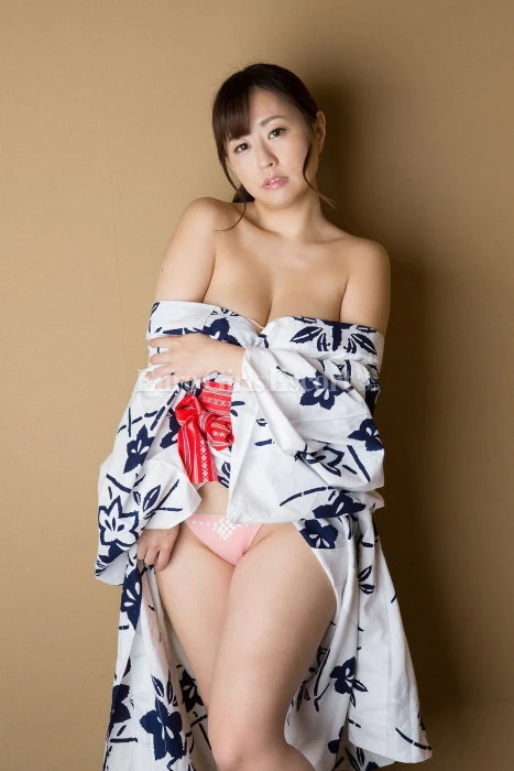 Manami — 2 / 3