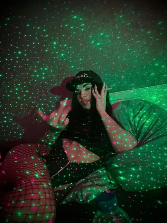 Isabella Amira — 7 / 9