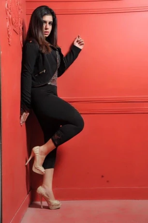 Heeer Khan — 7 / 10