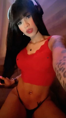 Isabella Amira — 3 / 9