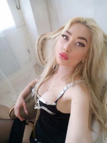 Amanda Gayheart — 1 / 5