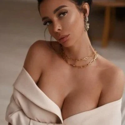 Lora, Escort, Istanbul