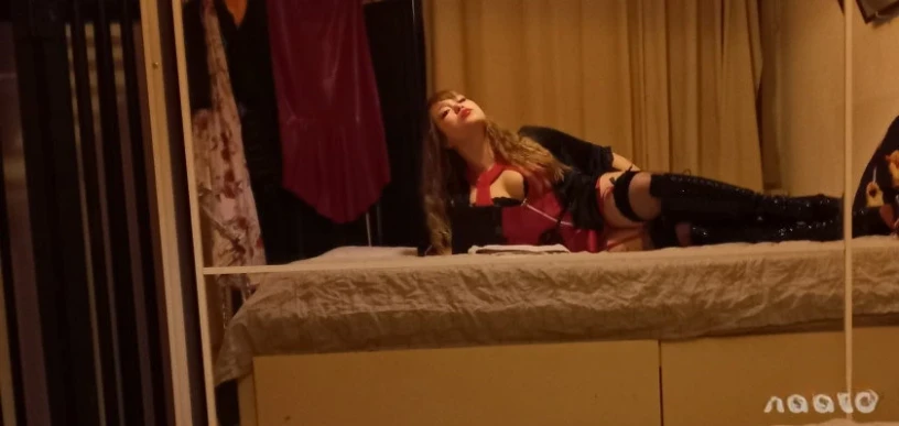 Deutsche Lady Kathy Deine Herrin Zurueck In Basel — 1 / 3