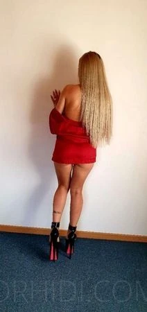 Celine - Apartmenthaus Erotic Island — 3 / 4