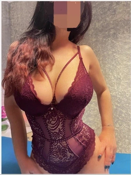 Amira163 — 2 / 5