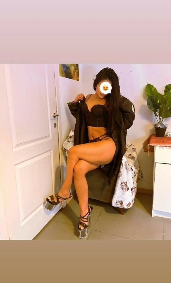 Bella — 6 / 8