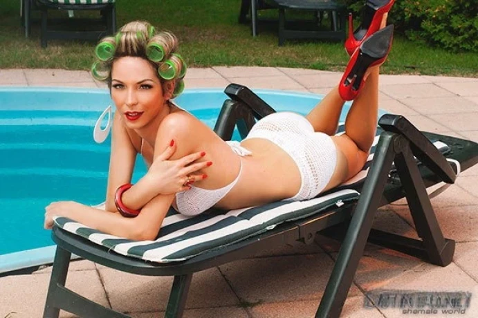 Laviny Albuquerque — 4 / 12