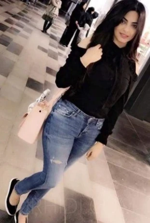 Nataly — 2 / 5