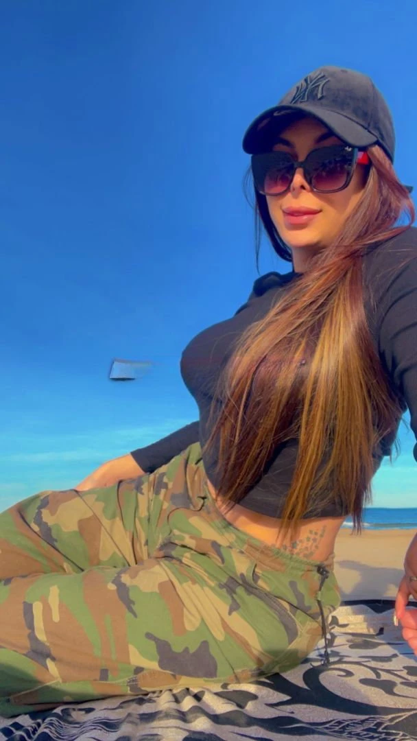 Sara — 8 / 12