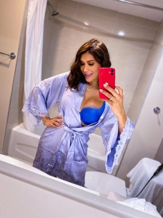 Anna, Escort, Thun