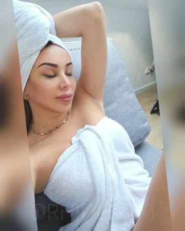 TS Anastasia Braun — 14 / 15