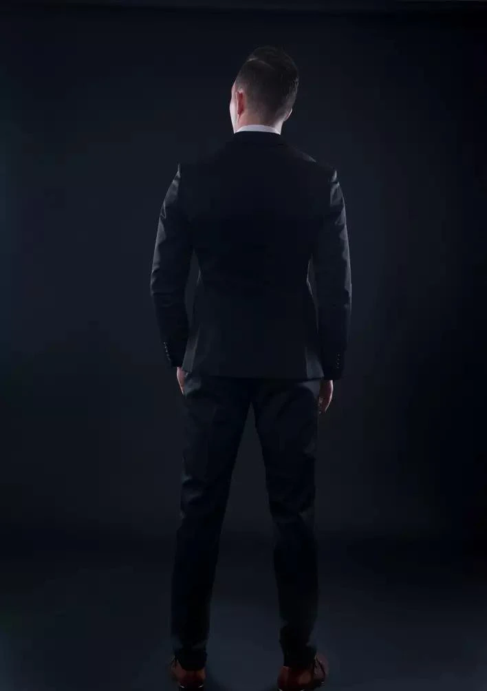 Sexy High Class Male Companion Alleen Vrouwen En Stellen — 4 / 8