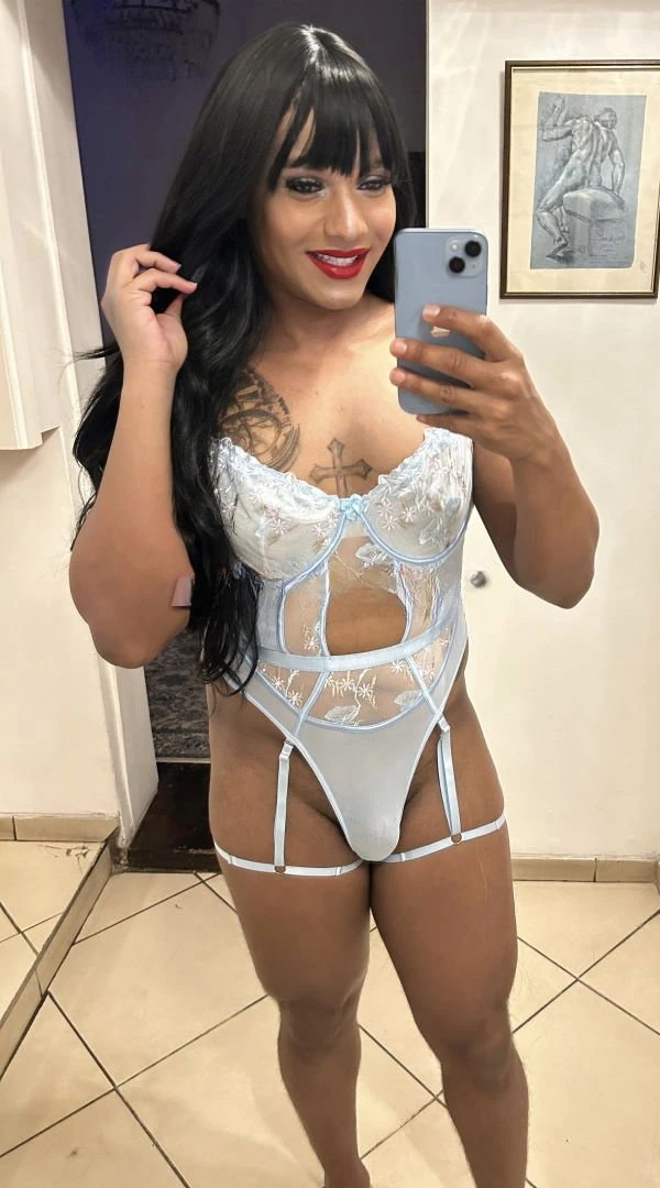 Naty monteiro, Escort, London