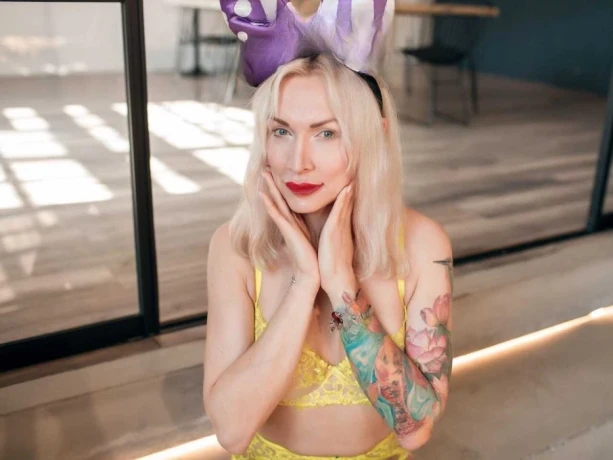 Eva Lynx Pornstar — 8 / 12