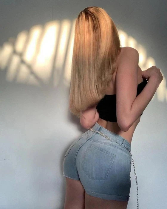 Luisa — 3 / 4