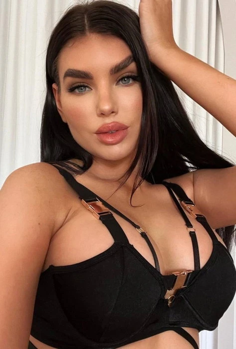 Bella — 8 / 9