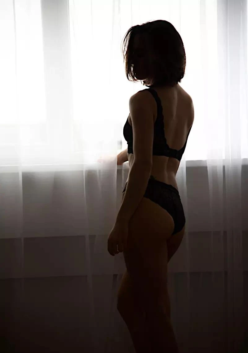 Vivienne — 3 / 6