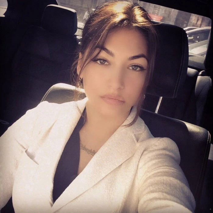 Sandra — 4 / 5