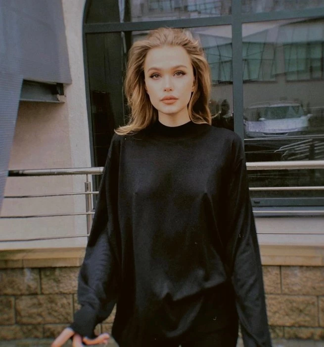 Lira — 6 / 9