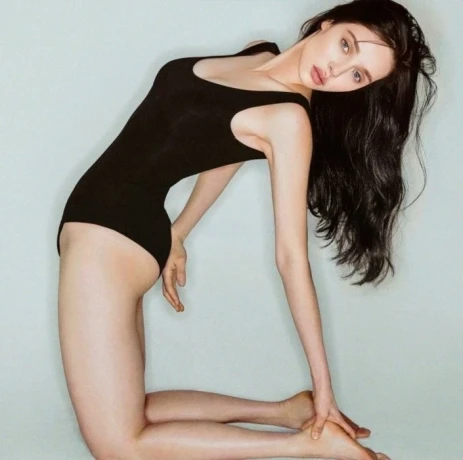 Jenya — 1 / 5